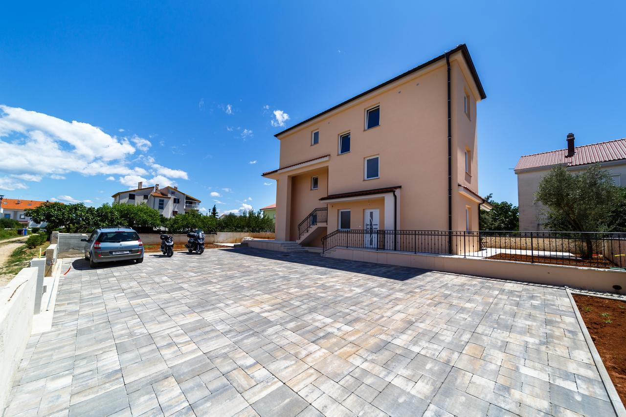 Apartments Leondori Krk Town Dış mekan fotoğraf