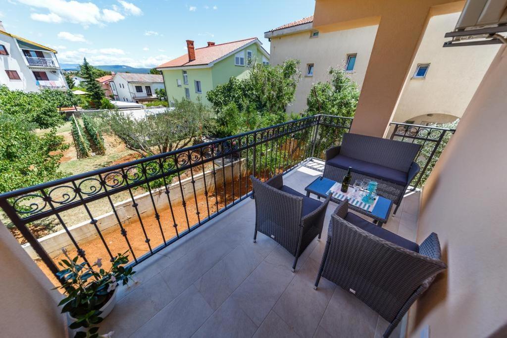 Apartments Leondori Krk Town Dış mekan fotoğraf