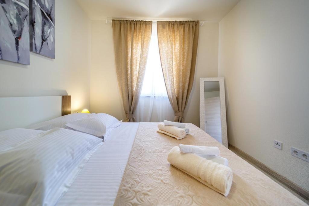 Apartments Leondori Krk Town Dış mekan fotoğraf