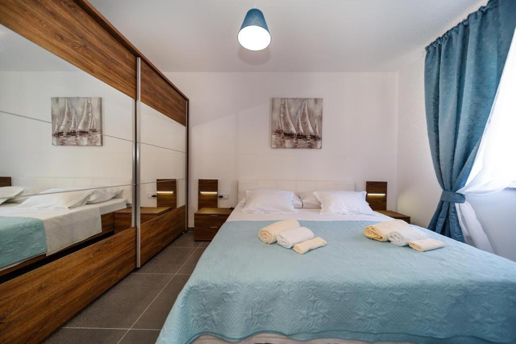 Apartments Leondori Krk Town Dış mekan fotoğraf