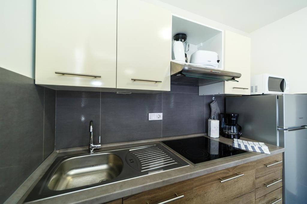 Apartments Leondori Krk Town Dış mekan fotoğraf