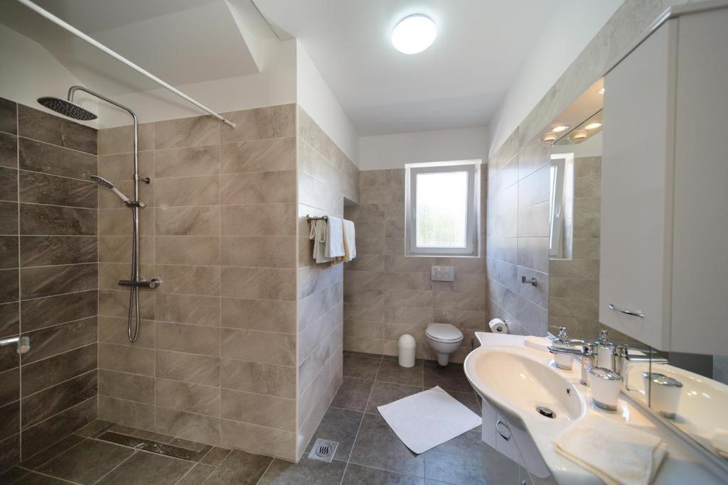 Apartments Leondori Krk Town Dış mekan fotoğraf