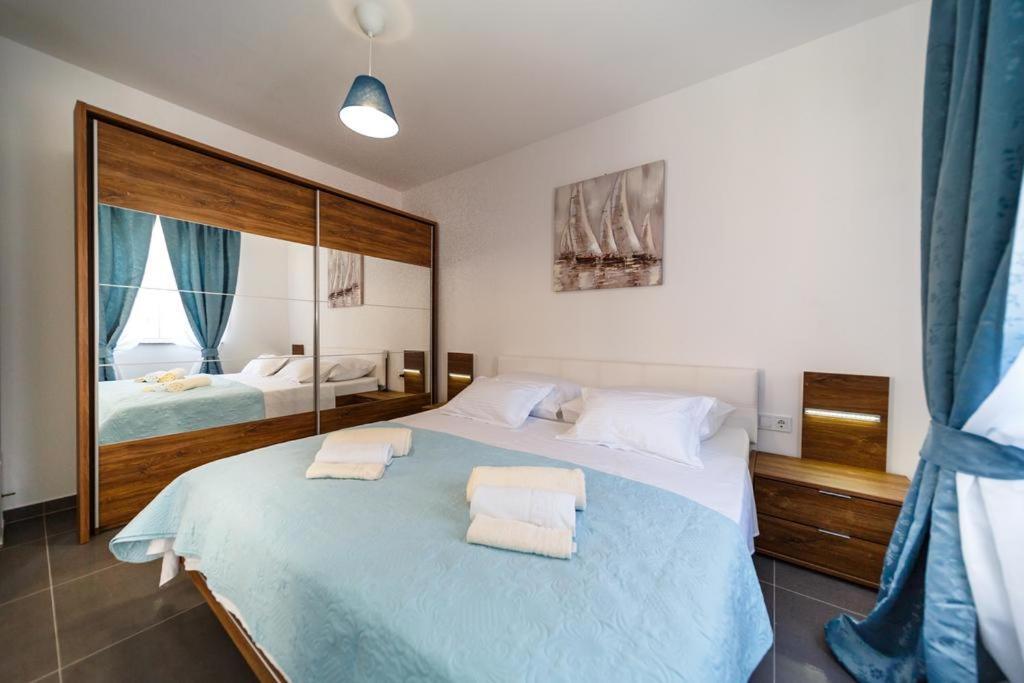 Apartments Leondori Krk Town Dış mekan fotoğraf
