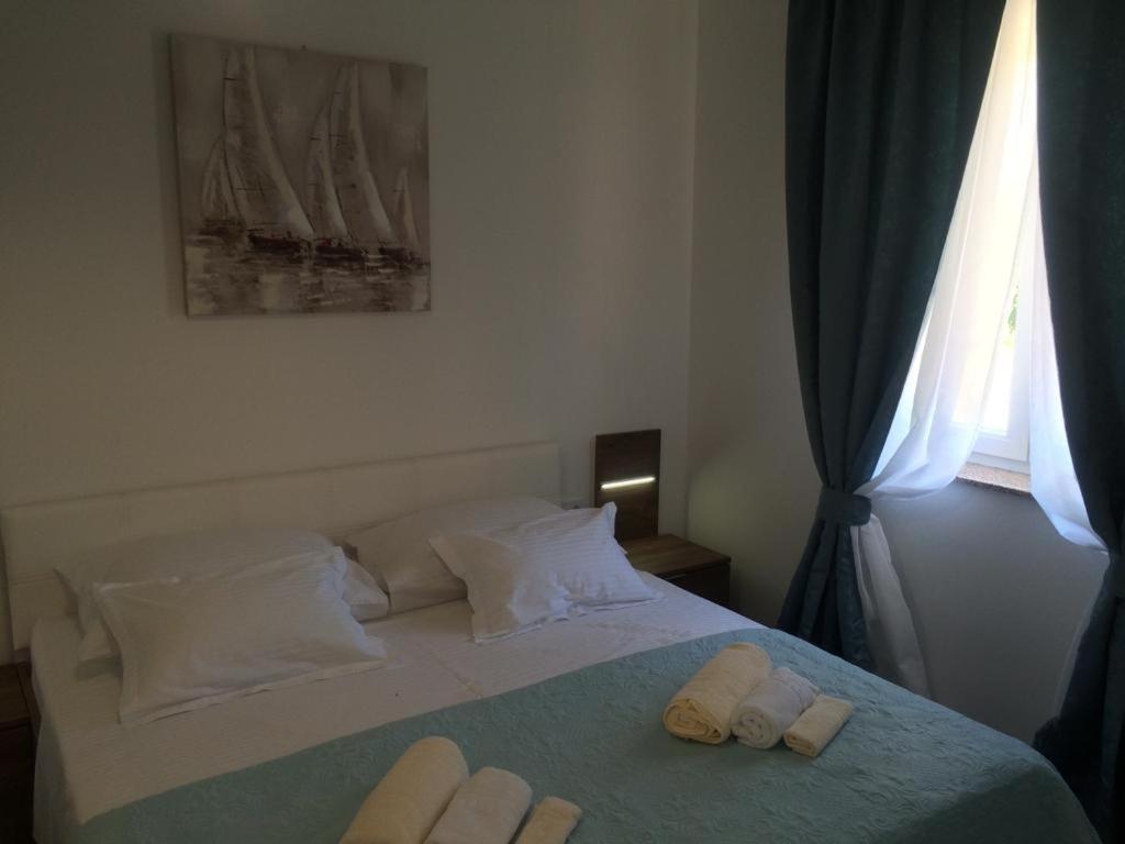 Apartments Leondori Krk Town Dış mekan fotoğraf