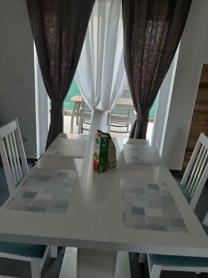 Apartments Leondori Krk Town Dış mekan fotoğraf