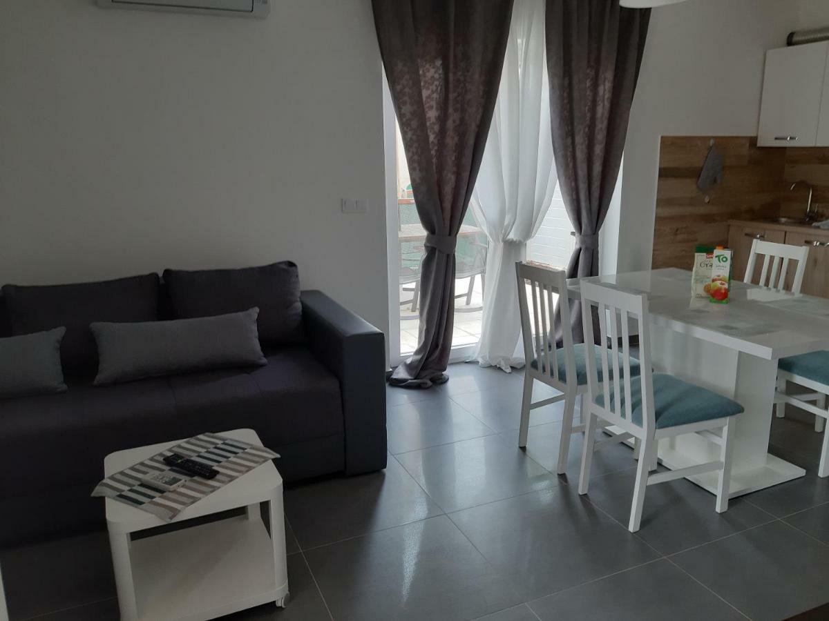 Apartments Leondori Krk Town Dış mekan fotoğraf