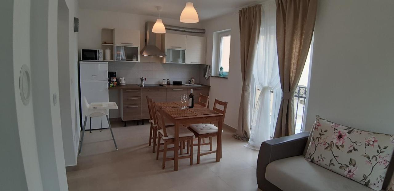 Apartments Leondori Krk Town Dış mekan fotoğraf