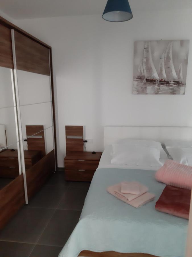 Apartments Leondori Krk Town Dış mekan fotoğraf