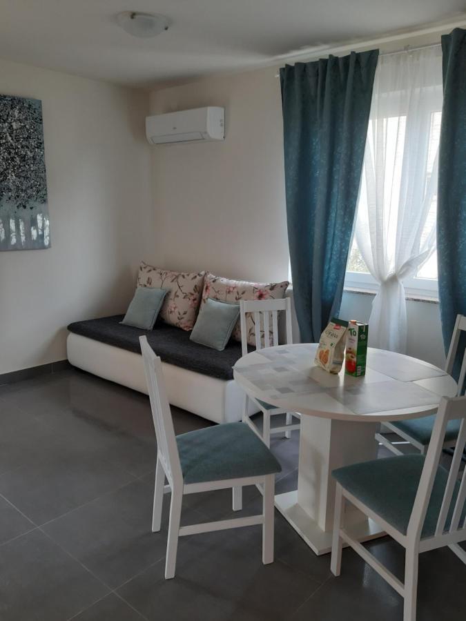 Apartments Leondori Krk Town Dış mekan fotoğraf