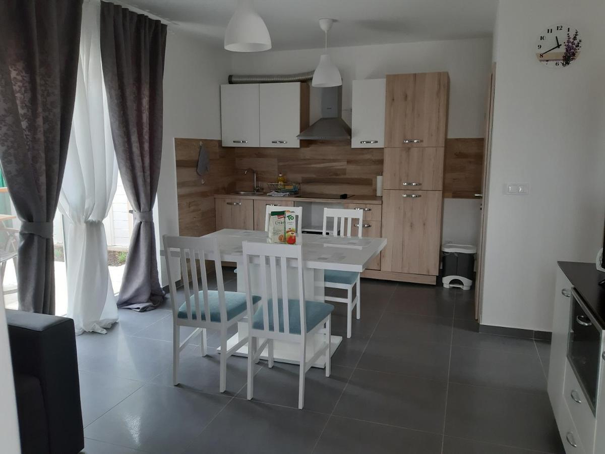 Apartments Leondori Krk Town Dış mekan fotoğraf